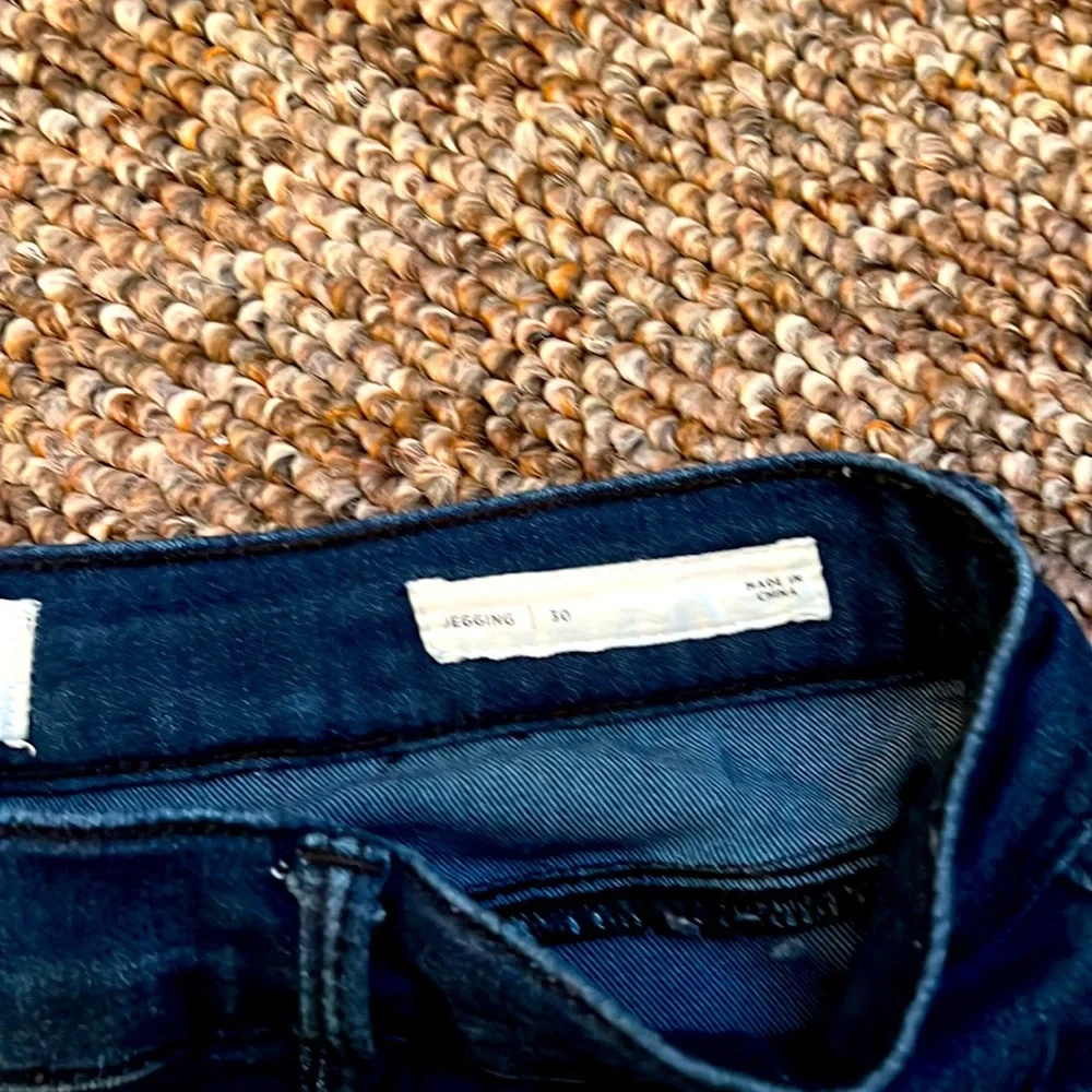 EUC PACSUN DARK JEGGING DISTRESSED - Size 10! - Picture 5 of 6